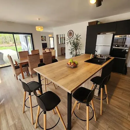 Idealement Situee Sur * Ares