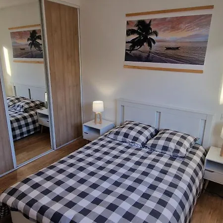 Idealement Situee Sur Vila Ares