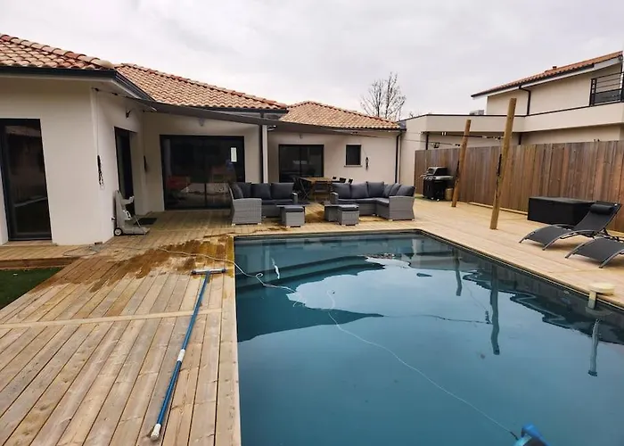 Vila Idealement Situee Sur