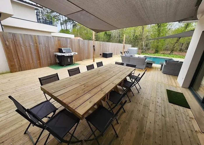 Idealement Situee Sur Vila Ares